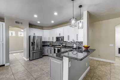 13888 W Wilshire Drive, Goodyear, AZ 85395 - Photo 26