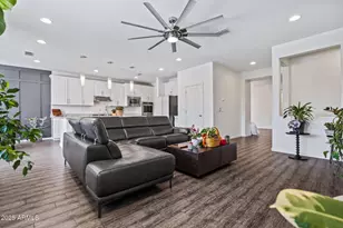 2929 W Amber Sun Dr, Phoenix, AZ 85085 - Photo 14