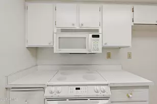 10072 W Lancaster Dr, Sun City, AZ 85351 - Photo 10