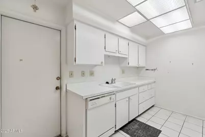 10072 W Lancaster Drive, Sun City, AZ 85351 - Photo 8