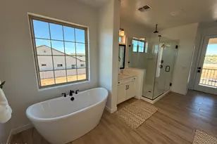 1081 E Peach Tree Dr, Chandler, AZ 85249 - Photo 8