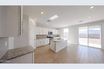 22969 W Monona Lane, Surprise, AZ 85387 - Photo 6