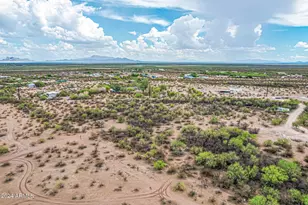 17847 W Husker Ln W, Marana, AZ 85653 - Photo 16