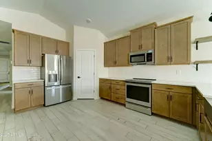 7926 W Frier Dr, Glendale, AZ 85303 - Photo 4