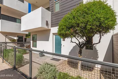 325 E Coronado Road #10, Phoenix, AZ 85004 - Photo 2