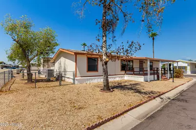 10955 N 79th Avenue #113, Peoria, AZ 85345 - Photo 2