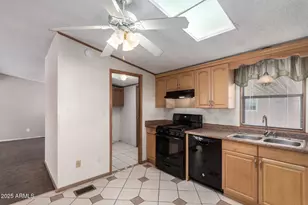 10955 N 79th Ave, Peoria, AZ 85345 - Photo 16