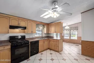 10955 N 79th Ave, Peoria, AZ 85345 - Photo 12