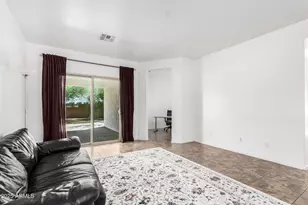 1747 W Straight Arrow Ln, Phoenix, AZ 85085 - Photo 4