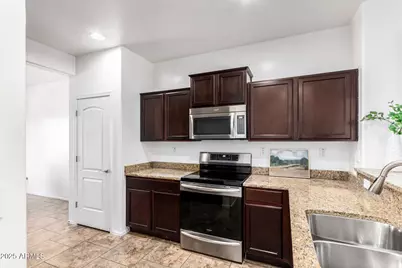 1747 W Straight Arrow Lane, Phoenix, AZ 85085 - Photo 10