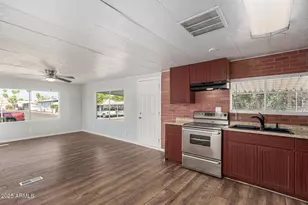 19401 N 7th St, Phoenix, AZ 85024 - Photo 14