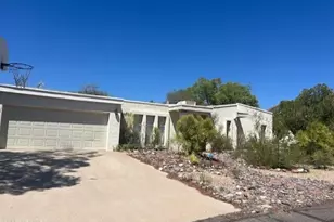 1155 E Village Cir Dr N, Phoenix, AZ 85022 - Photo 1