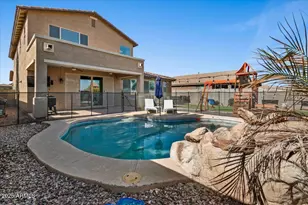 62 W Hackberry Ave, San Tan Valley, AZ 85140 - Photo 2