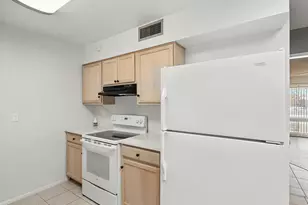 9525 W Cedar Hill Cir, Sun City, AZ 85351 - Photo 10