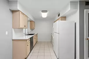 9525 W Cedar Hill Cir, Sun City, AZ 85351 - Photo 8