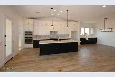 32415 N 135th Drive, Peoria, AZ 85383 - Photo 2