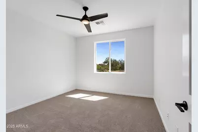 1687 E Creek Canyon Road, Phoenix, AZ 85086 - Photo 12