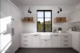 6512 E Hummingbird Ln, Paradise Valley, AZ 85253 - Photo 14