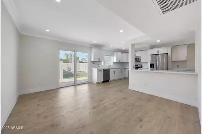 8238 E Keim Drive, Scottsdale, AZ 85250 - Photo 6