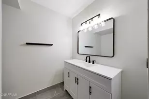 8238 E Keim Dr, Scottsdale, AZ 85250 - Photo 22