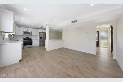 8238 E Keim Drive, Scottsdale, AZ 85250 - Photo 2