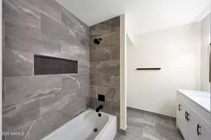 8238 E Keim Dr, Scottsdale, AZ 85250 - Photo 22