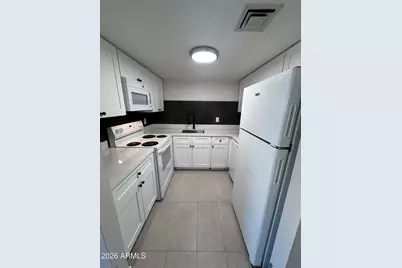 2690 N 43rd Avenue #Apt C, Phoenix, AZ 85009 - Photo 14