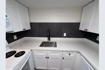 2690 N 43rd Avenue #Apt C, Phoenix, AZ 85009 - Photo 8