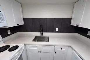 2690 N 43rd Ave, Phoenix, AZ 85009 - Photo 8