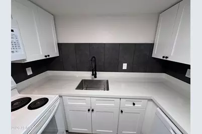 2690 N 43rd Avenue #Apt C, Phoenix, AZ 85009 - Photo 8