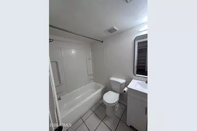 2690 N 43rd Avenue #Apt C, Phoenix, AZ 85009 - Photo 16