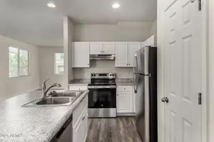 5432 W Burton Dr, Phoenix, AZ 85043 - Photo 14