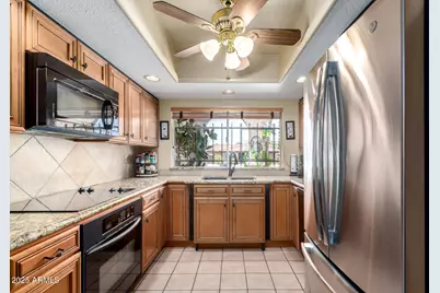 815 E Coral Gables Drive, Phoenix, AZ 85022 - Photo 18