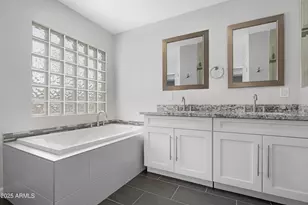 3001 N 43rd Pl, Phoenix, AZ 85018 - Photo 22