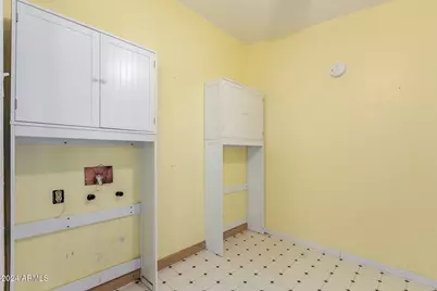 10908 W Peoria Avenue, Sun City, AZ 85351 - Photo 24