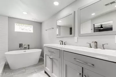 3336 E Earll Drive, Phoenix, AZ 85018 - Photo 16