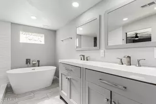 3336 E Earll Dr, Phoenix, AZ 85018 - Photo 16