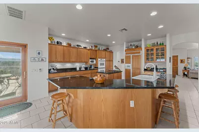 2965 W Saddleridge Way, Wickenburg, AZ 85390 - Photo 8