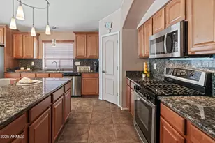 2911 E Quiet Hollow Ln, Phoenix, AZ 85024 - Photo 10