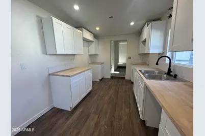 184 S Kent Street, Miami, AZ 85539 - Photo 12