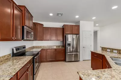 21853 N 261st Avenue, Buckeye, AZ 85396 - Photo 2