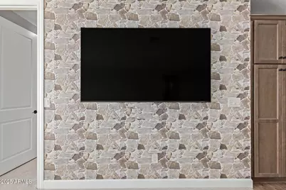 2121 W Sonoran Desert Drive W #107, Phoenix, AZ 85085 - Photo 12