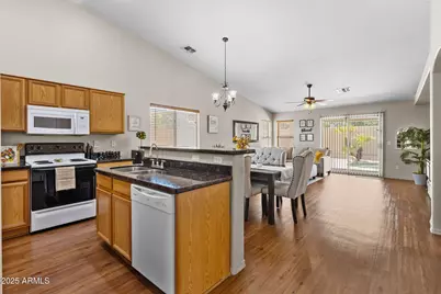 6510 S 18th Lane, Phoenix, AZ 85041 - Photo 8