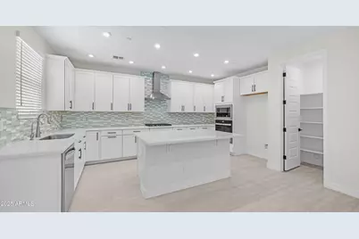 13359 W Eagle Feather Road, Peoria, AZ 85383 - Photo 8