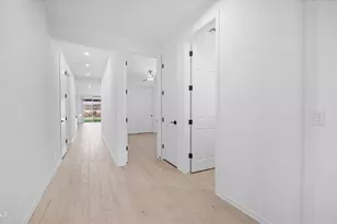 13362 W Eagle Feather Rd, Peoria, AZ 85383 - Photo 2