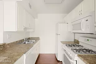 3828 N 32nd St, Phoenix, AZ 85018 - Photo 8