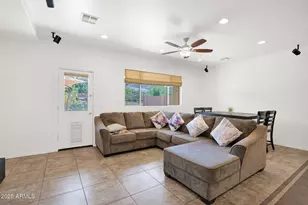 3829 E Branham Ln, Phoenix, AZ 85042 - Photo 12