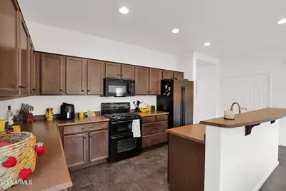 3829 E Branham Lane, Phoenix, AZ 85042 - Photo 10