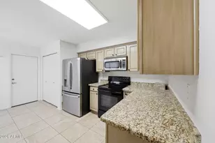 19249 N 93rd Dr, Peoria, AZ 85382 - Photo 12