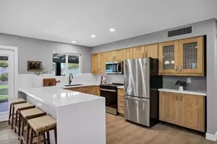 11020 N 39th St, Phoenix, AZ 85028 - Photo 1